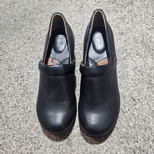 b.o.c. Women's Black Slip-On Shoes